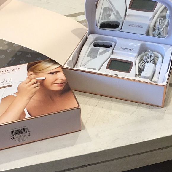 MicrodermMD  Home Microdermabrasion System - Picture 1 of 8